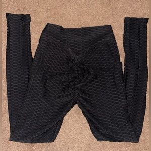 Scrunch butt leggings with pockets